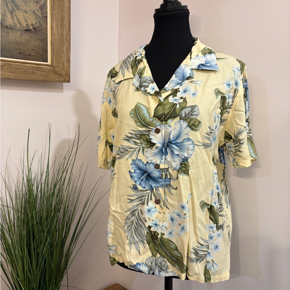 Vintage Cream and Blue Floral Button Down Shirt